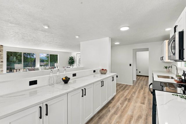 14706 E 24th Ave, Spokane Valley, WA 99037