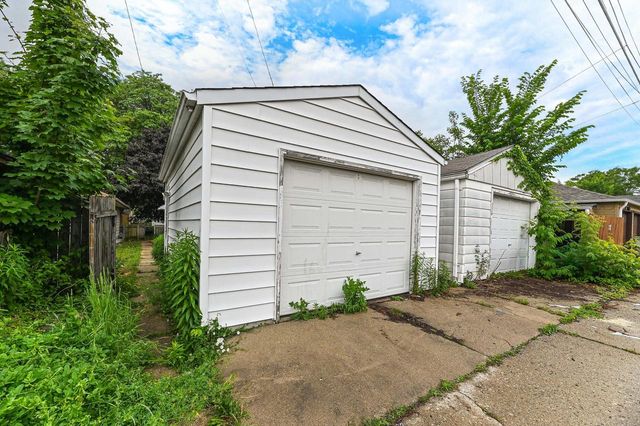 3136 N 77th STREET, Milwaukee, WI 53222
