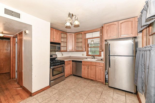 3136 N 77th STREET, Milwaukee, WI 53222