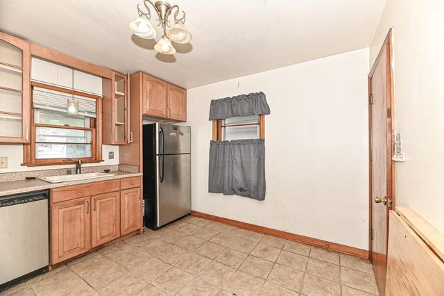 3136 N 77th STREET, Milwaukee, WI 53222