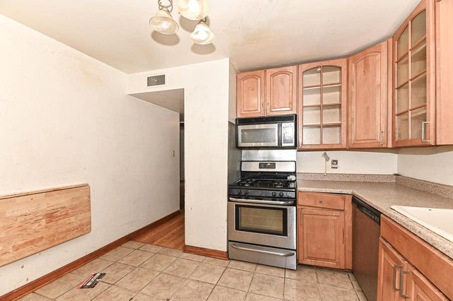 3136 N 77th STREET, Milwaukee, WI 53222