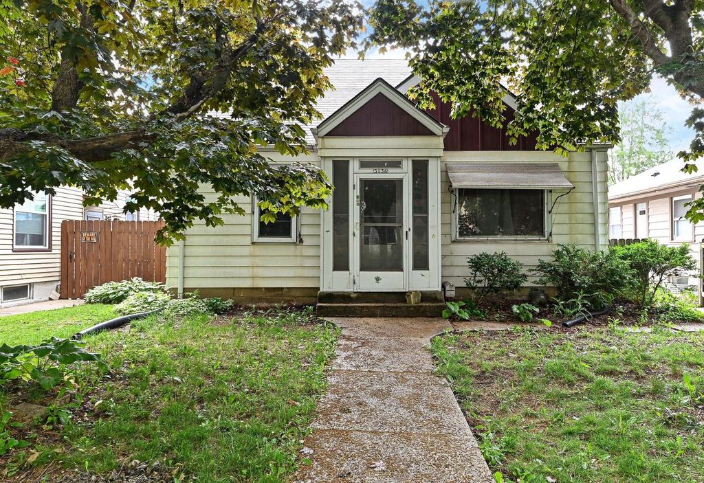 3136 N 77th STREET, Milwaukee, WI 53222