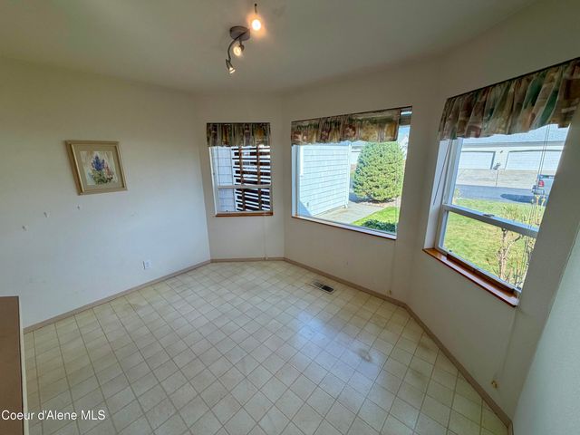 1446 W Woodlawn DR, Hayden, ID 83835