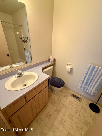 1446 W Woodlawn DR, Hayden, ID 83835