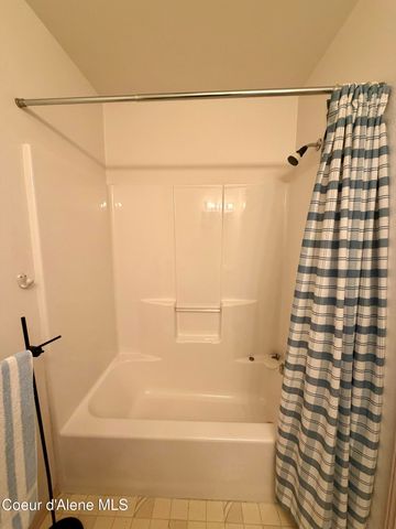 1446 W Woodlawn DR, Hayden, ID 83835