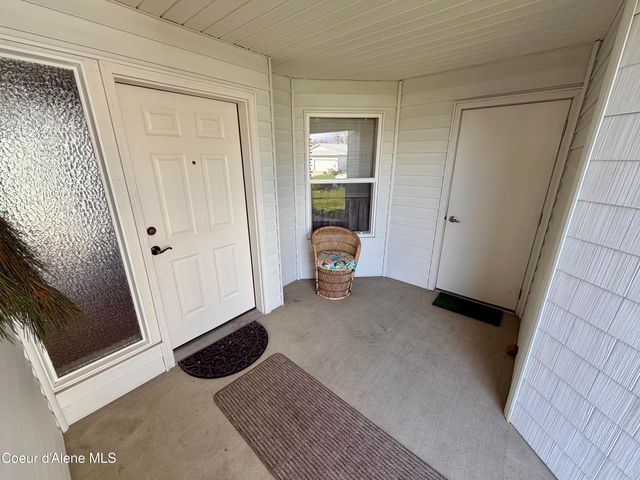 1446 W Woodlawn DR, Hayden, ID 83835