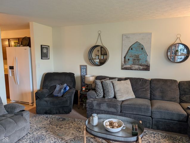 6407 Emerald Springs Drive, Indianapolis, IN 46221