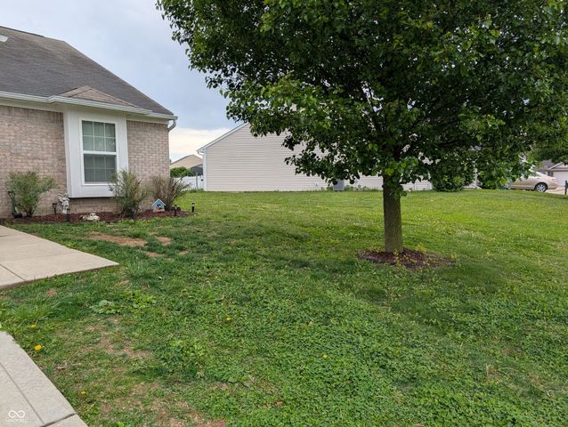 6407 Emerald Springs Drive, Indianapolis, IN 46221
