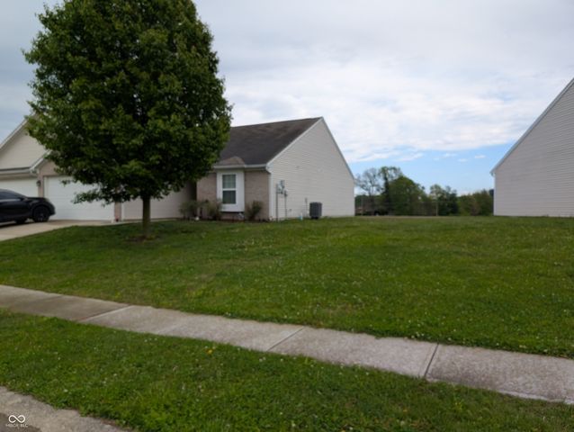 6407 Emerald Springs Drive, Indianapolis, IN 46221