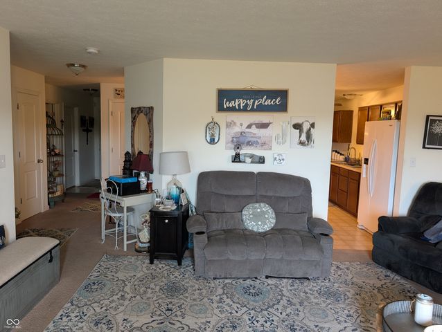 6407 Emerald Springs Drive, Indianapolis, IN 46221
