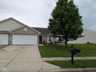 6407 Emerald Springs Drive, Indianapolis, IN 46221