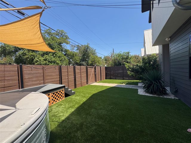 2501 E 4th ST A, Austin, TX 78702