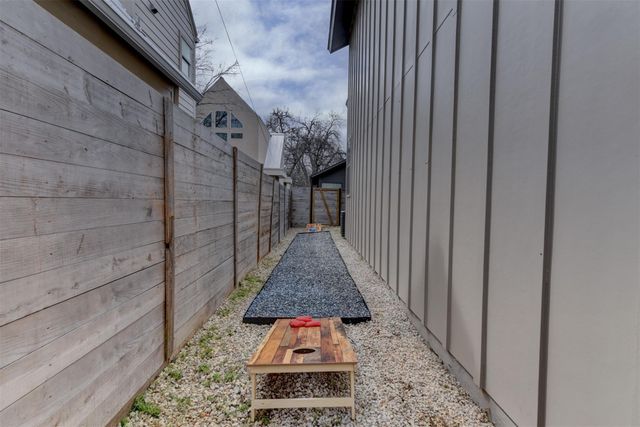 2501 E 4th ST A, Austin, TX 78702