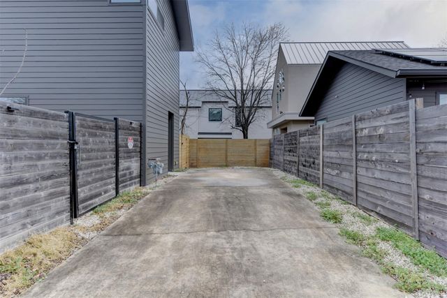 2501 E 4th ST A, Austin, TX 78702