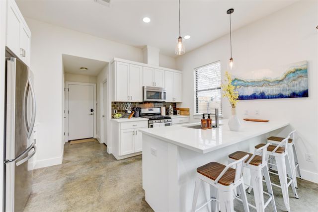 2501 E 4th ST A, Austin, TX 78702