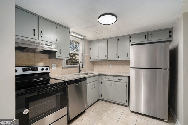 3027 Spruce Circle, Snellville, GA 30078