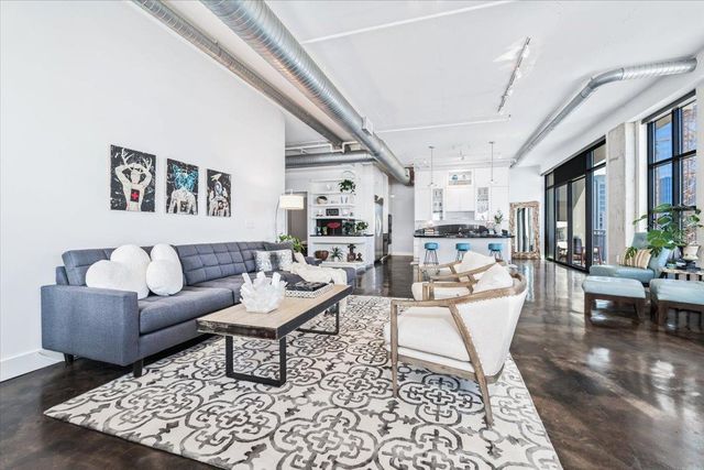 311 W 5th ST 1005, Austin, TX 78701