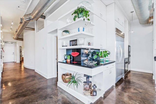 311 W 5th ST 1005, Austin, TX 78701
