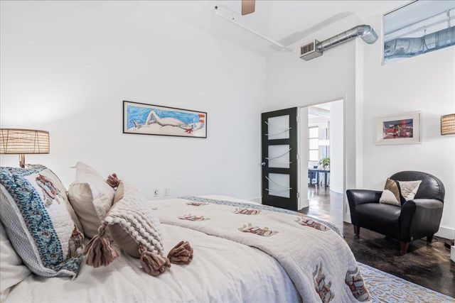 311 W 5th ST 1005, Austin, TX 78701