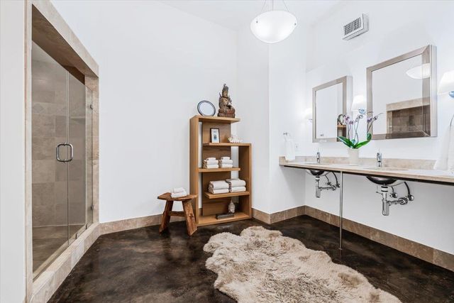 311 W 5th ST 1005, Austin, TX 78701