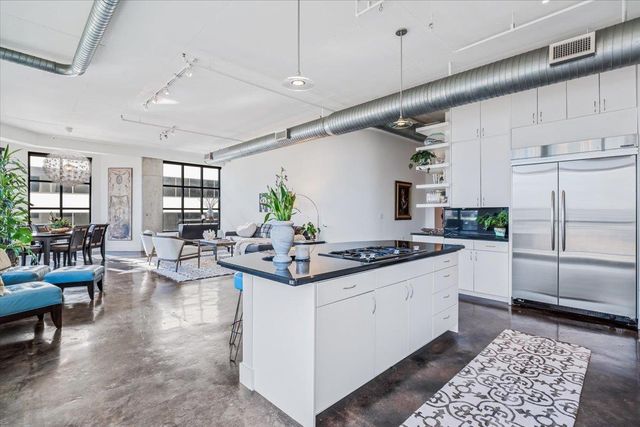 311 W 5th ST 1005, Austin, TX 78701