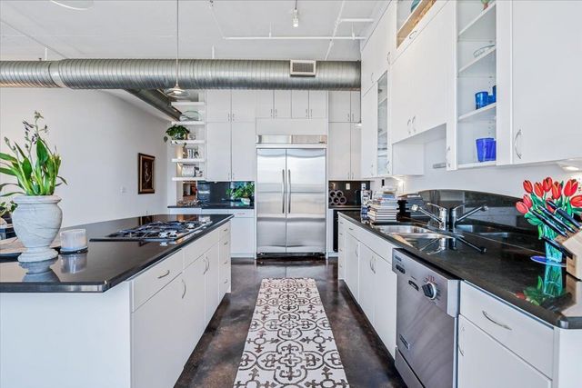 311 W 5th ST 1005, Austin, TX 78701