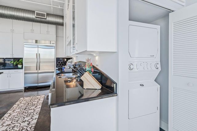 311 W 5th ST 1005, Austin, TX 78701