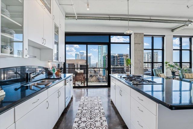 311 W 5th ST 1005, Austin, TX 78701