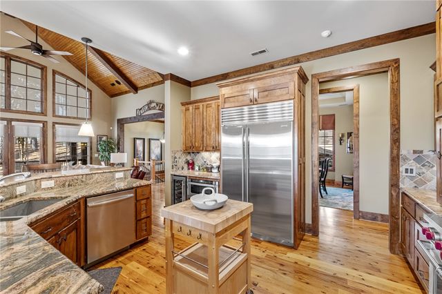 811 Top Ridge Drive, Sunset, SC 29685