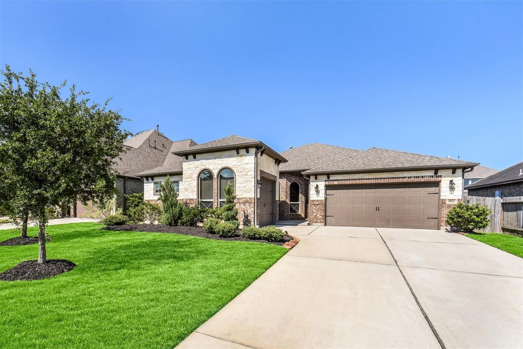 20822 Camelot Legend Drive, Tomball, TX 77375
