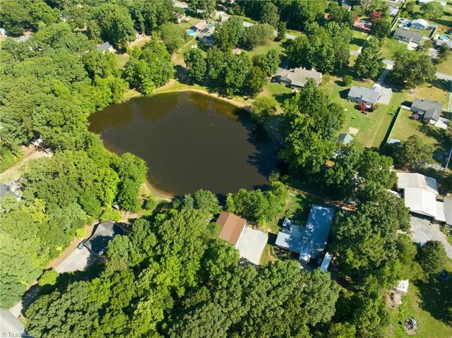 901 Decker Road, Thomasville, NC 27360