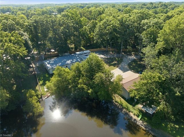 901 Decker Road, Thomasville, NC 27360