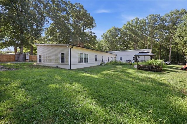 901 Decker Road, Thomasville, NC 27360