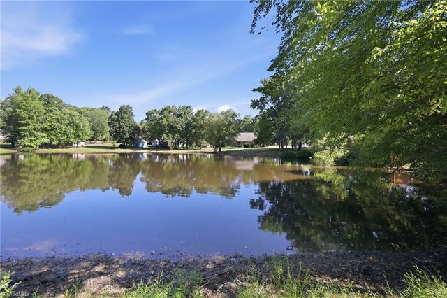 901 Decker Road, Thomasville, NC 27360