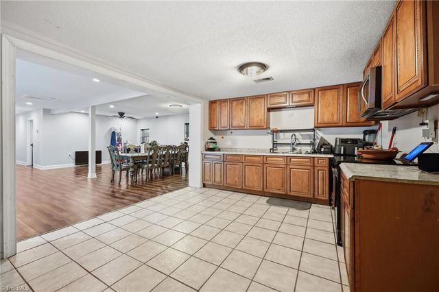 901 Decker Road, Thomasville, NC 27360
