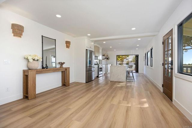 2101 Grandview Street, Oceanside, CA 92054