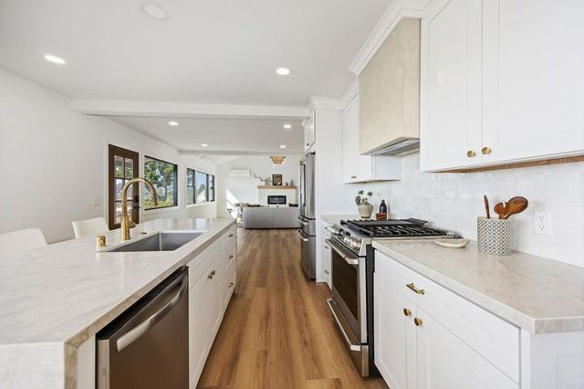 2101 Grandview Street, Oceanside, CA 92054