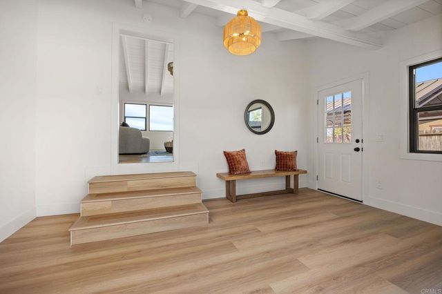 2101 Grandview Street, Oceanside, CA 92054