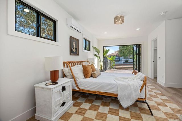 2101 Grandview Street, Oceanside, CA 92054