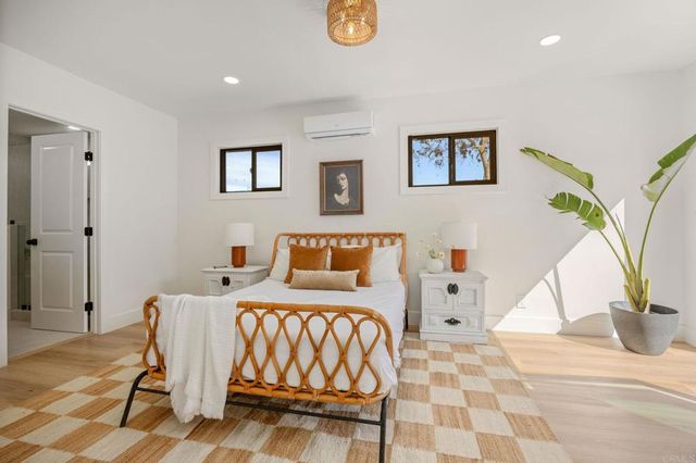 2101 Grandview Street, Oceanside, CA 92054