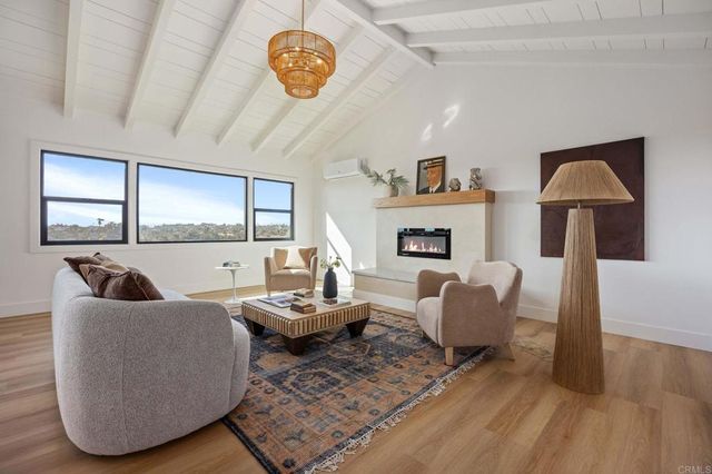 2101 Grandview Street, Oceanside, CA 92054