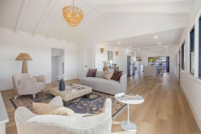 2101 Grandview Street, Oceanside, CA 92054