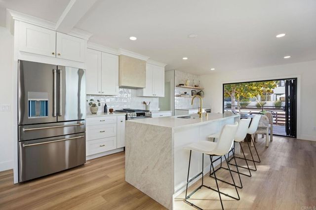 2101 Grandview Street, Oceanside, CA 92054