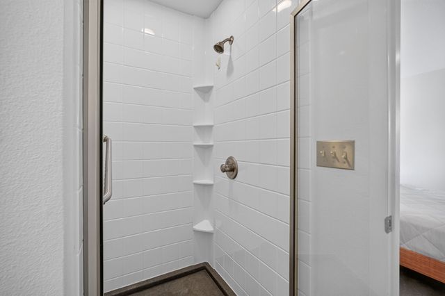8003 Alpine Drive, Urbandale, IA 50322