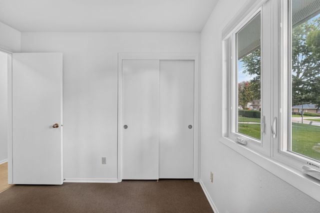 8003 Alpine Drive, Urbandale, IA 50322