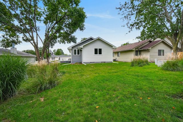 8003 Alpine Drive, Urbandale, IA 50322