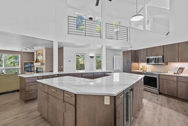 N4636 County Road V, Poynette, WI 53955