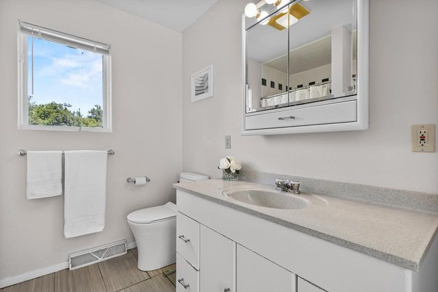 N4636 County Road V, Poynette, WI 53955