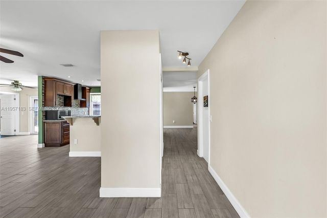 11900 NW 29th Mnr, Sunrise, FL 33323