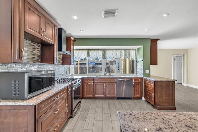 11900 NW 29th Mnr, Sunrise, FL 33323